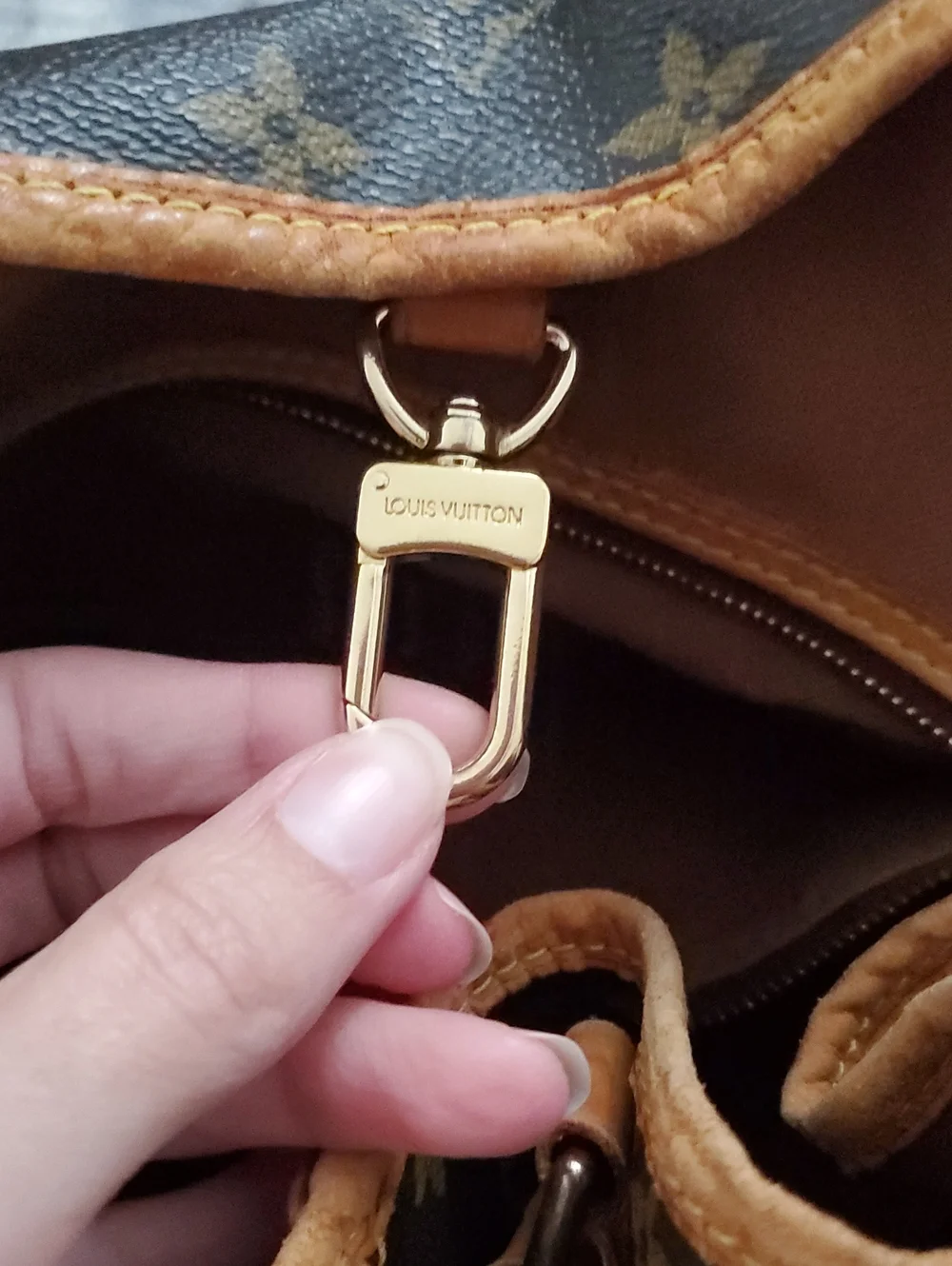 Louis Vuitton Batignolles Horizontal Monogram and Leather Shoulder Bag